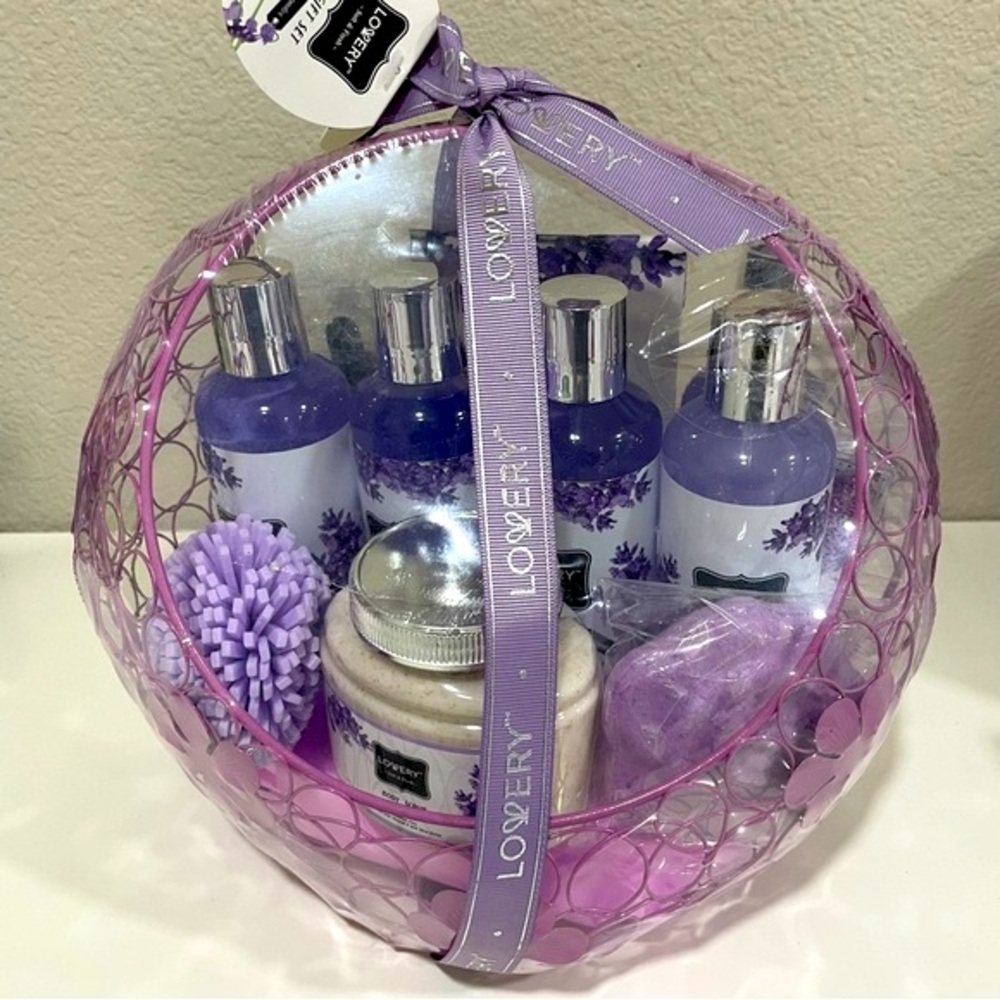 Lavender Spa Gift Basket Set for Relaxation